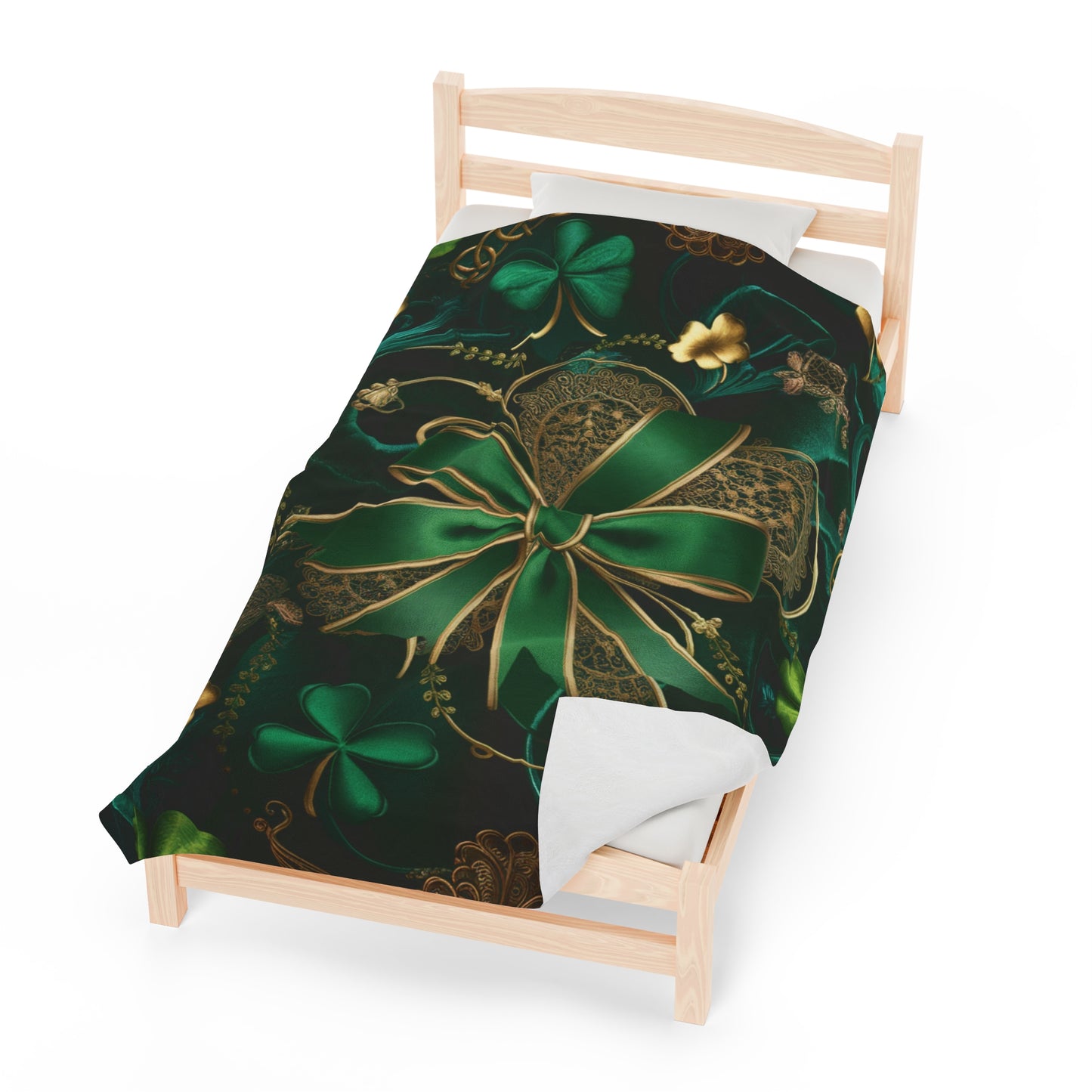 St. Patrick's Day Velveteen Plush Blanket - Cozy Green & Gold Throw