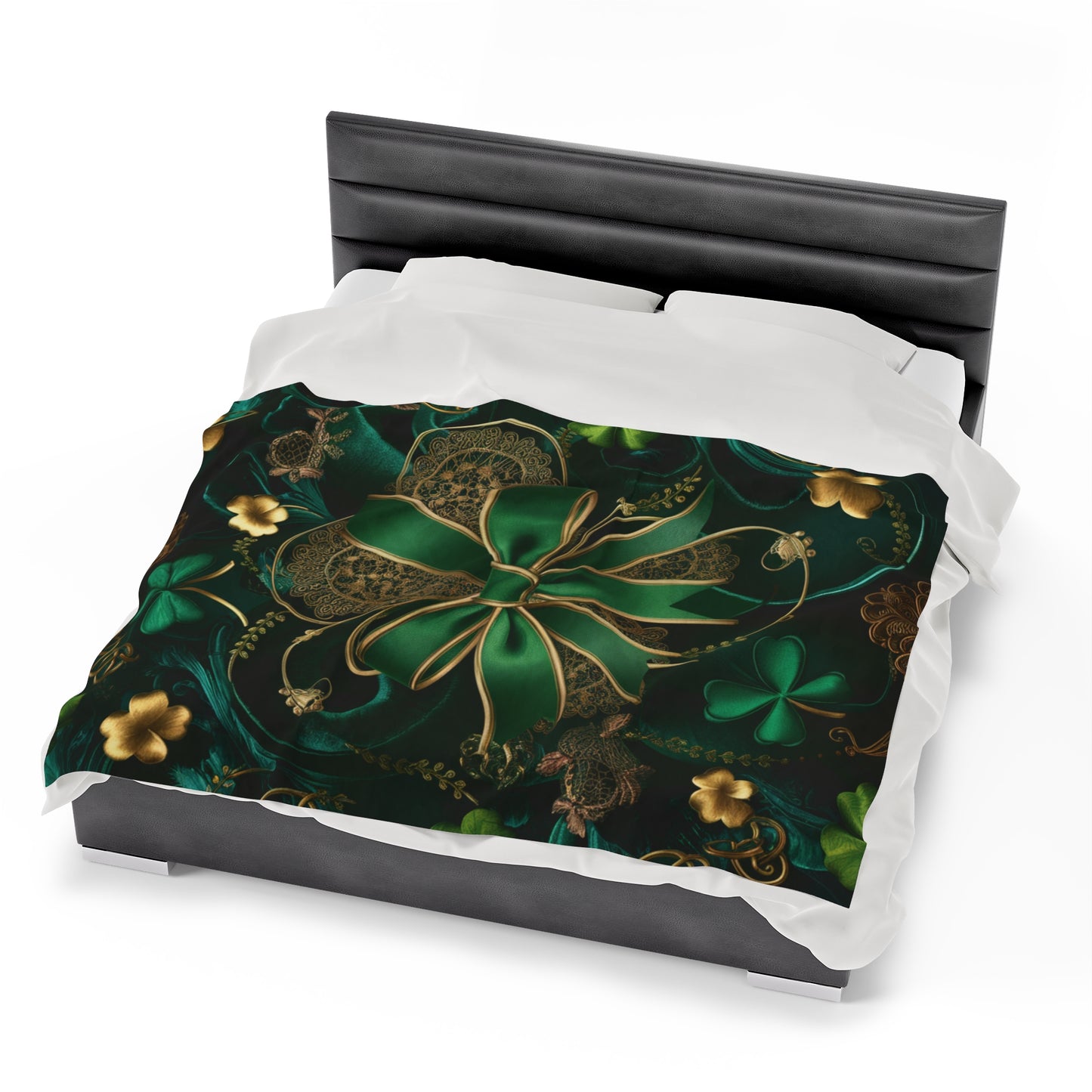 St. Patrick's Day Velveteen Plush Blanket - Cozy Green & Gold Throw